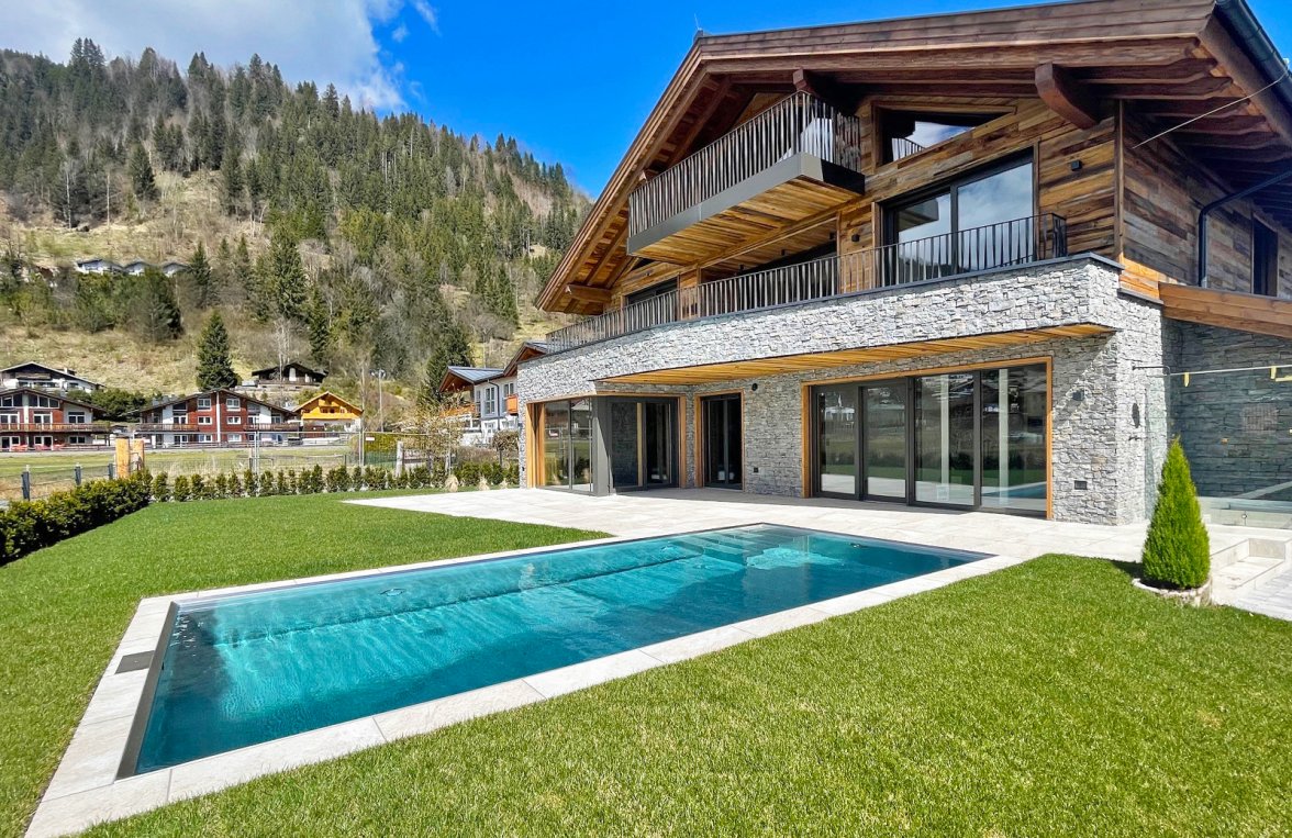 Immobilie in 5700 Salzburg - Pinzgau - Zell am See: Neubau-Chalet im Ski-Gebiet Zell am See - Kaprun mit Blick auf das Kitzsteinhorn - bild 1