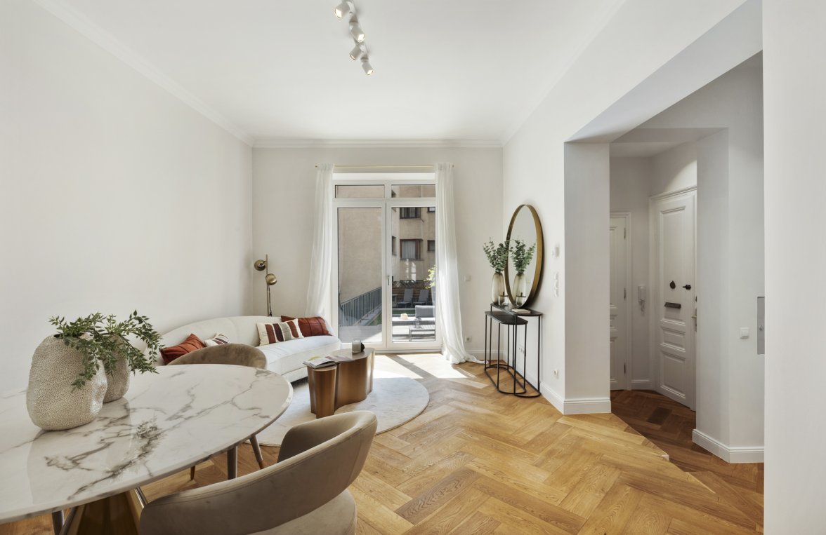 Property in 1090 Wien, 9. Bezirk: Near Liechtenstein Park: Wonderfully renovated apartment in old building  - picture 3