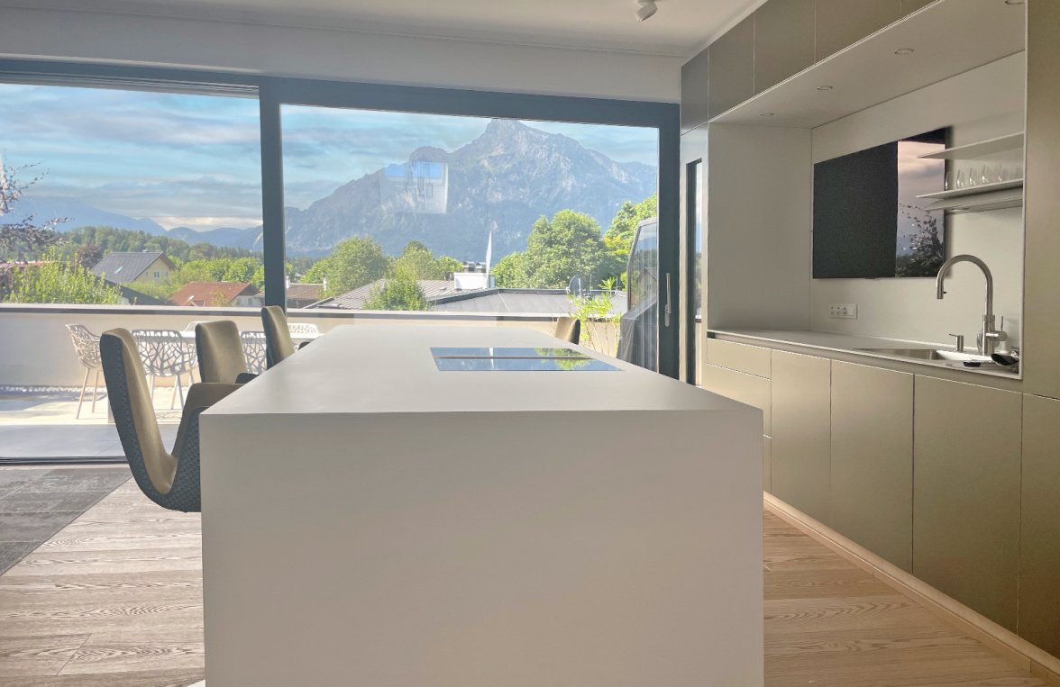 Property in 5020 Salzburg - Morzg: For car lovers! Penthouse maisonette with sun terrace and 8 garage spaces - picture 1