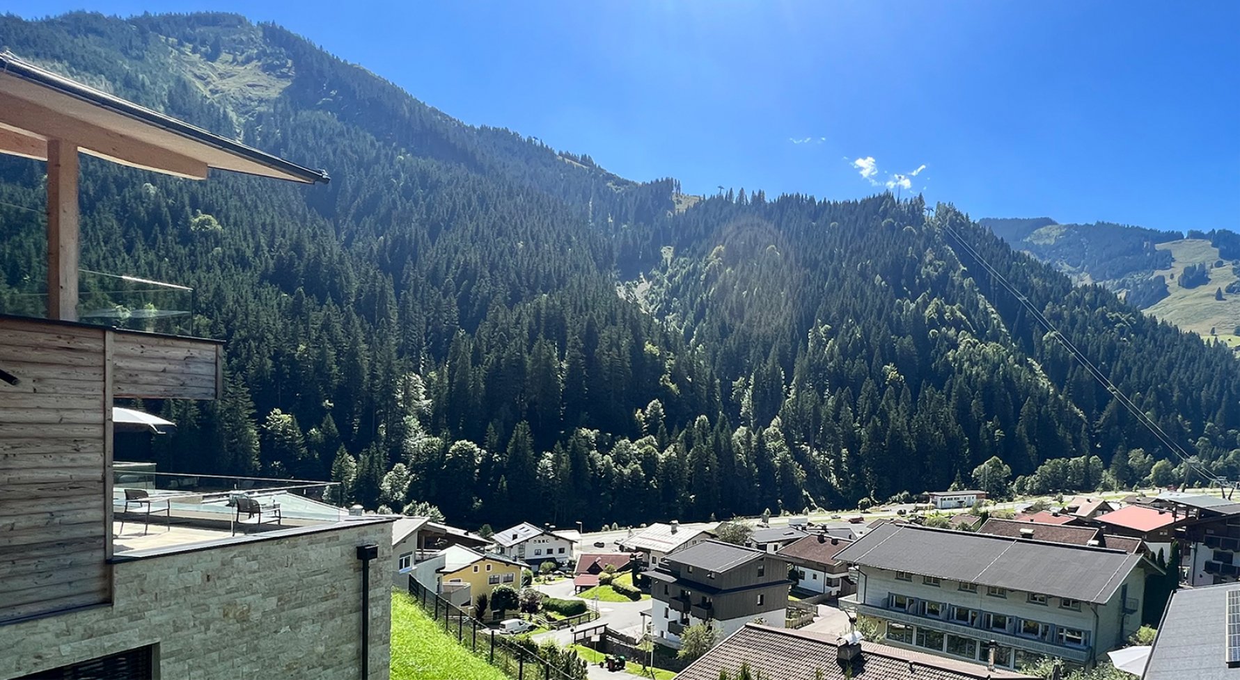 Immobilie in 5752 Salzburg - Nähe Saalbach-Hinterglemm: Modernes Einfamilienhaus in Skiliftnähe - bild 1