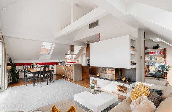 Property in 5026 Salzburg - Aigen: Box seat in prime location Aigen! Sunny top floor apartment with Untersberg view