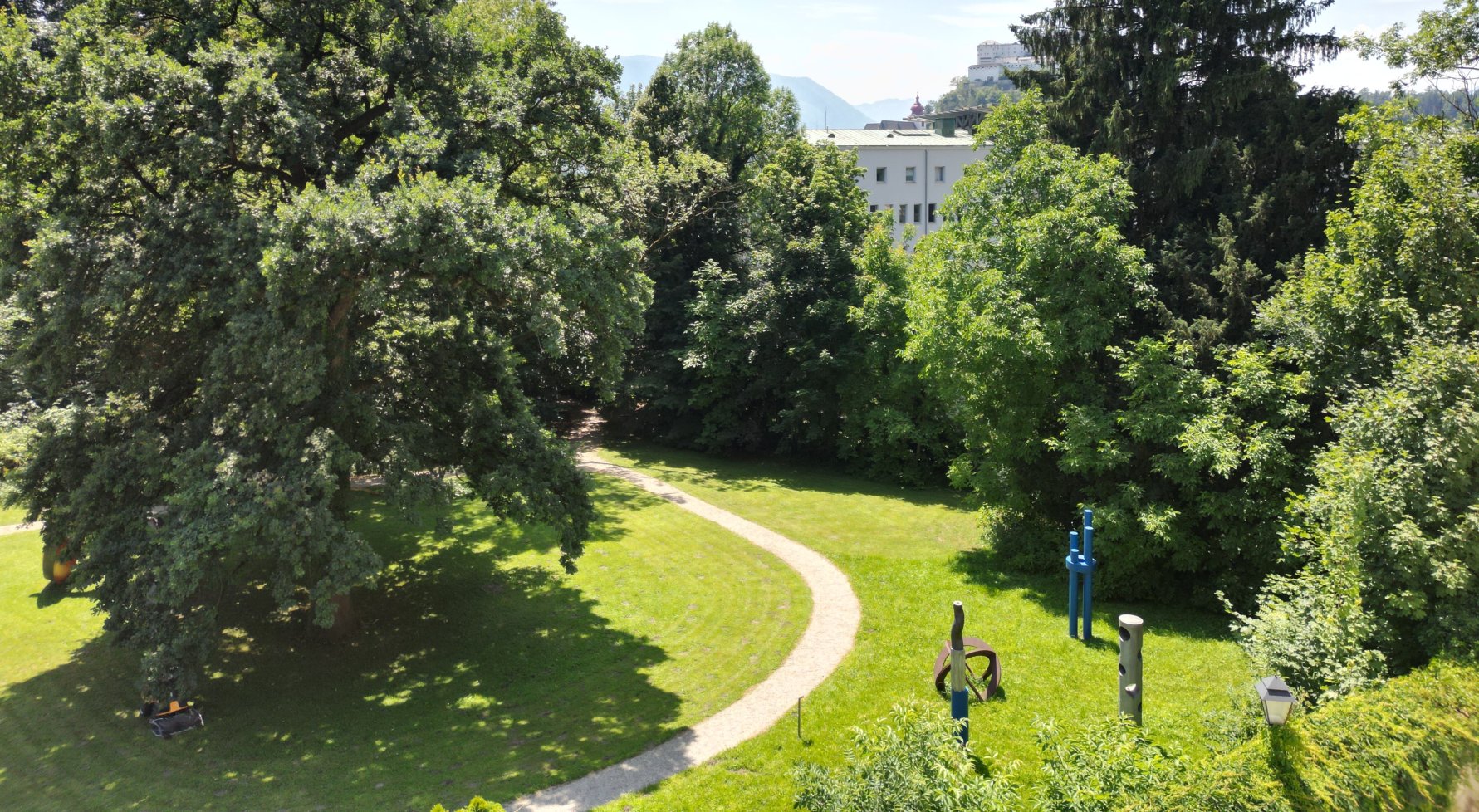 Nemovitosti v 5020 Salzburg - Arenberg: Pro milovníky aut - městský dům u hradu Arenberg se 14 podzemními parkovacími místy - obrázek 1