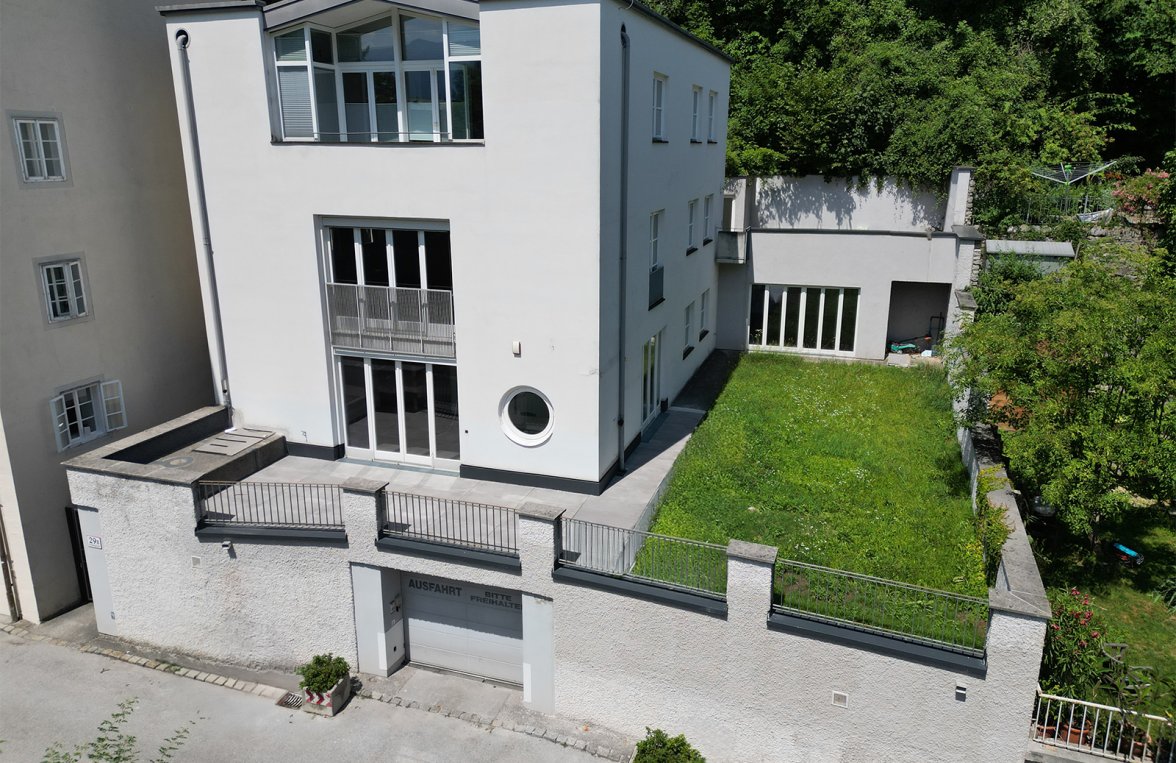 Nemovitosti v 5020 Salzburg - Arenberg: Pro milovníky aut - městský dům u hradu Arenberg se 14 podzemními parkovacími místy - obrázek 1