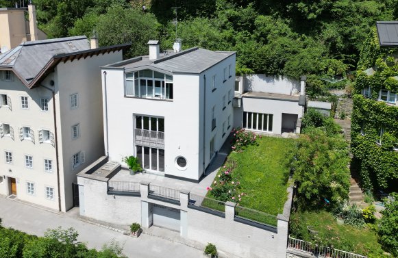 Immobilie in 5020 Salzburg - Arenberg: Für Autoliebhaber - Townhouse nähe Schloss Arenberg mit 14 Tiefgaragen Plätzen