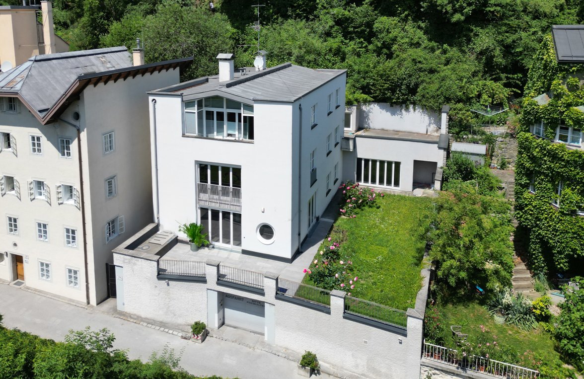 Nemovitosti v 5020 Salzburg - Arenberg: Pro milovníky aut - městský dům u hradu Arenberg se 14 podzemními parkovacími místy - obrázek 2