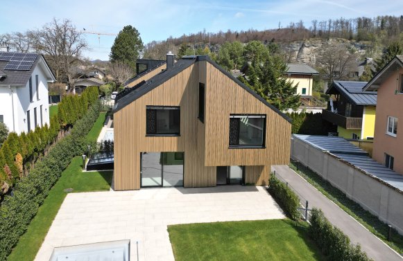 Property in 5081 Salzburg - Anif: Top address! Your dream home with pool and garden, close to Hellbrunn Zoo