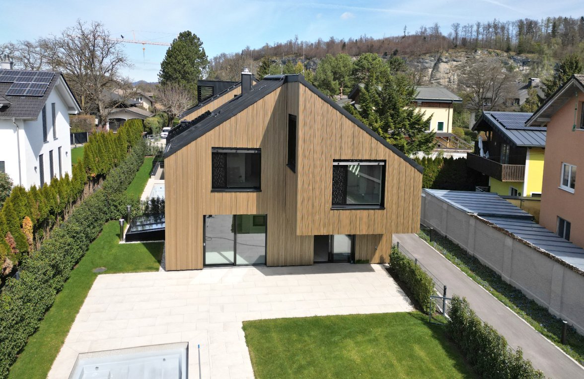Immobilie in 5081 Salzburg - Anif: Top Adresse! Ihr Wohntraum mit Pool und Garten, Nähe Tierpark Hellbrunn - bild 1