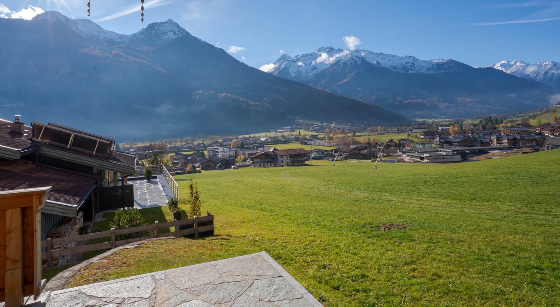 Immobilie in 5733 Salzburg - Pinzgau - Bramberg am Wildkogel: Ski-In Ski-Out! Chalet-Villa mit 3 Wohneinheiten direkt an der Skipiste - bild 1
