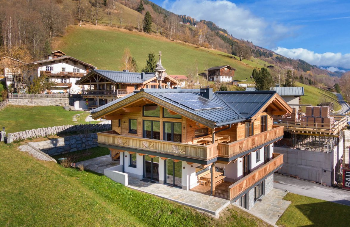 Immobilie in 5733 Salzburg - Pinzgau - Bramberg am Wildkogel: Ski-In Ski-Out! Chalet-Villa mit 3 Wohneinheiten direkt an der Skipiste - bild 13