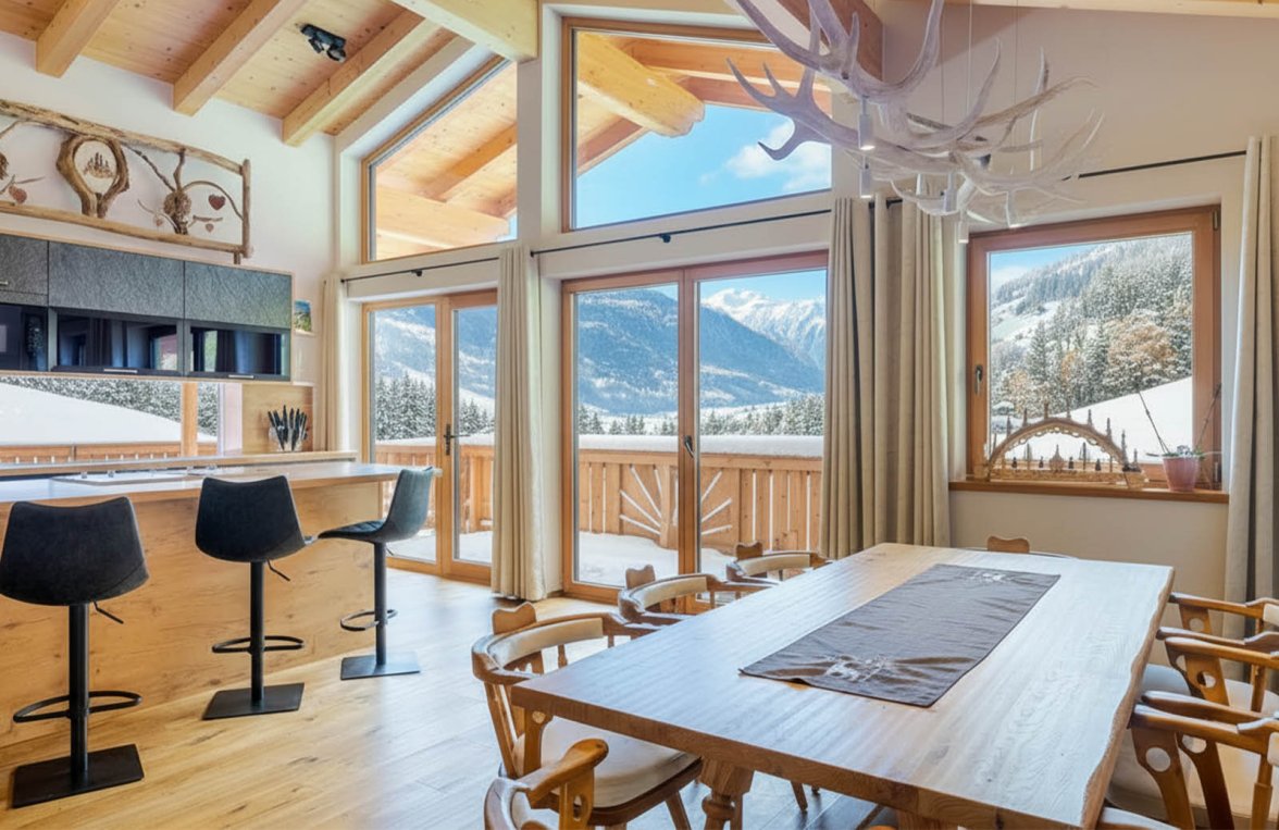 Immobilie in 5733 Salzburg - Pinzgau - Bramberg am Wildkogel: Ski-In Ski-Out! Chalet-Villa mit 3 Wohneinheiten direkt an der Skipiste - bild 1