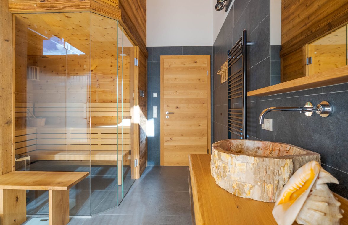 Immobilie in 5733 Salzburg - Pinzgau - Bramberg am Wildkogel: Ski-In Ski-Out! Chalet-Villa mit 3 Wohneinheiten direkt an der Skipiste - bild 6