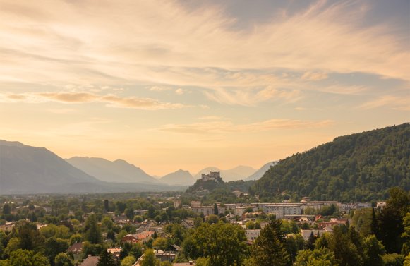 Immobilie in 5020 Salzburg - Parsch: Über den Wolken: 2.215 m² Panoramagrund