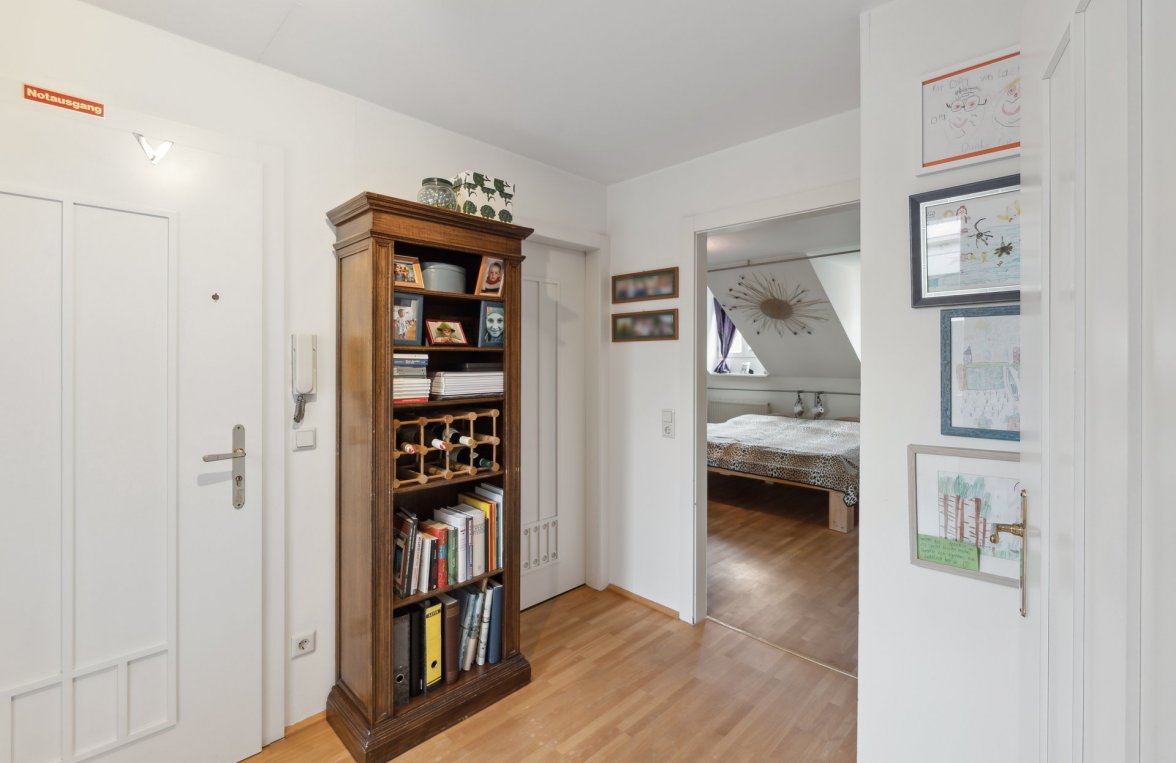 Immobilie in 5020 Salzburg - ​Gnigl: Altbaucharme! 2-Zimmer DG-Wohnung in zentraler Lage - bild 2