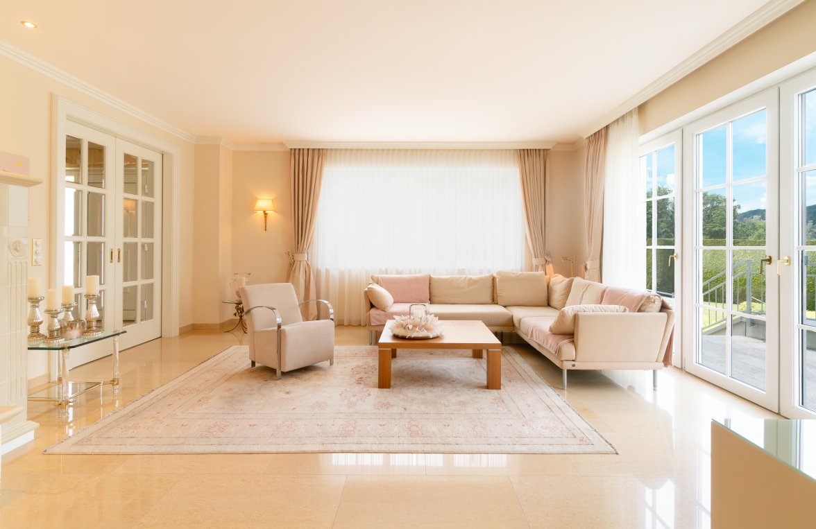 Immobilie in 5084 Salzburg - Großgmain: Wohnen  auf höchstem Niveau! Villa mit Einliegerwohnung und Wellnessbereich - bild 2