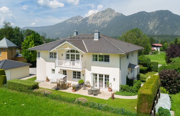 Immobilie in 5084 Salzburg - Großgmain: Wohnen  auf höchstem Niveau! Villa mit Einliegerwohnung und Wellnessbereich