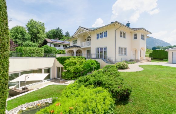 Immobilie in 5084 Salzburg - Großgmain: Wohnen  auf höchstem Niveau! Villa mit Einliegerwohnung und Wellnessbereich