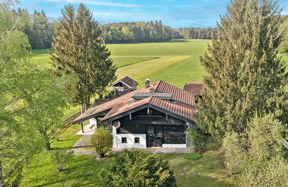 Immobilie in 5112  Salzburg - Lamprechtshausen : URIGES BAUERNHAUS MIT ZWEITWOHNSITZ! 30 Minuten nach Salzburg Stadt