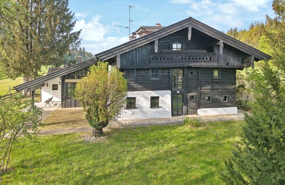 Immobilie in 5112  Salzburg - Lamprechtshausen : URIGES BAUERNHAUS MIT ZWEITWOHNSITZ! 30 Minuten nach Salzburg Stadt