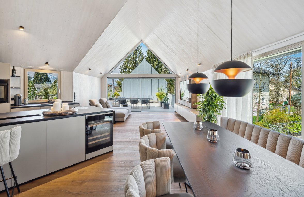 Property in 5020 Salzburg Stadt: City hideaway right on the Glan! Exclusive living with 120 m² roof terrace - picture 1