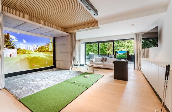 Immobilie in 5020 Salzburg - Morzg: Für Golf- und Autoliebhaber! 215 m² Penthouse mit XL-Terrasse und 8 Garagenplätze
