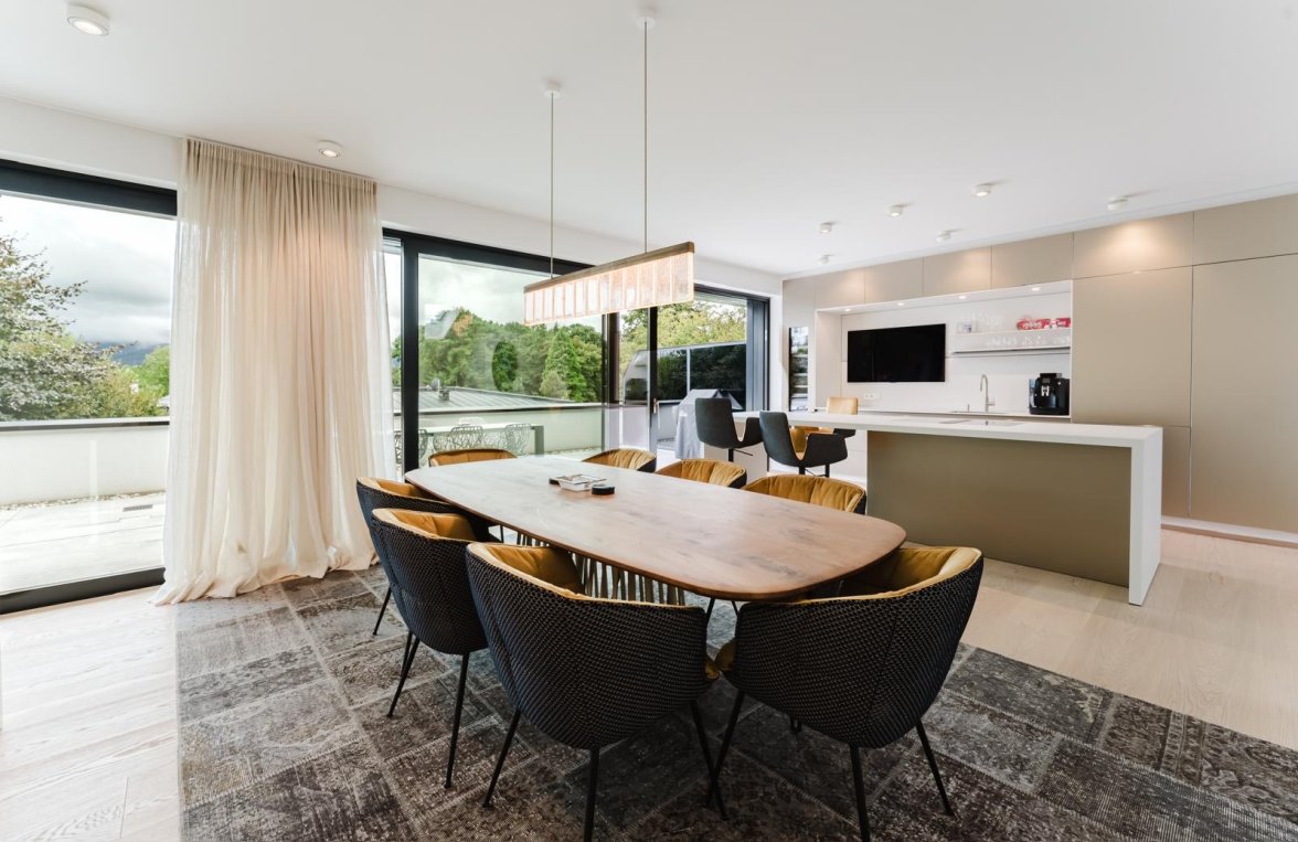 Property in 5020 Salzburg - Morzg: For golf and car enthusiasts! 215 m² penthouse with XL terrace and 8 garage spaces - picture 4