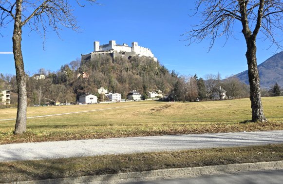 Immobilie in 5020 Salzburg - Nonntal: ARCHITEKTURGESCHICHTE UND WEITBLICK! Domizil am Fuße des Festungsberges