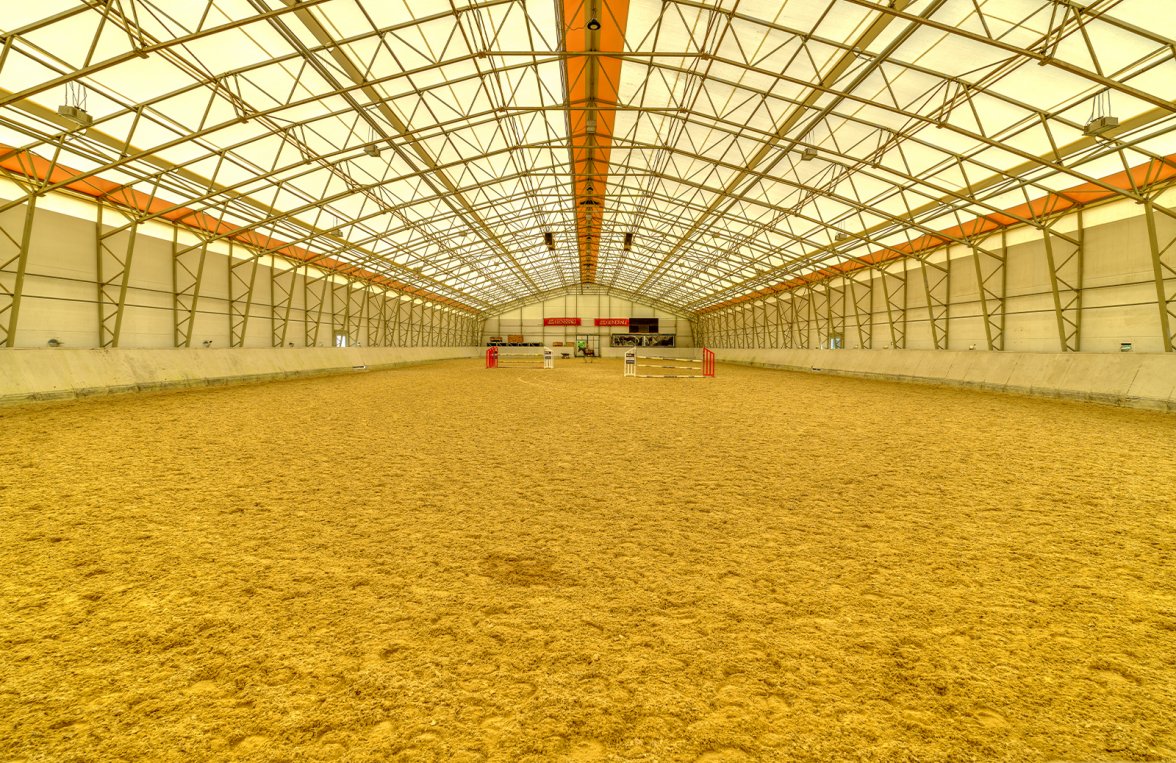 Property in 5112 Salzburg- Lamprechtshausen: INTERNATIONALLY RENOWNED TOURNAMENT FACILITY NORTH OF SALZBURG - picture 4
