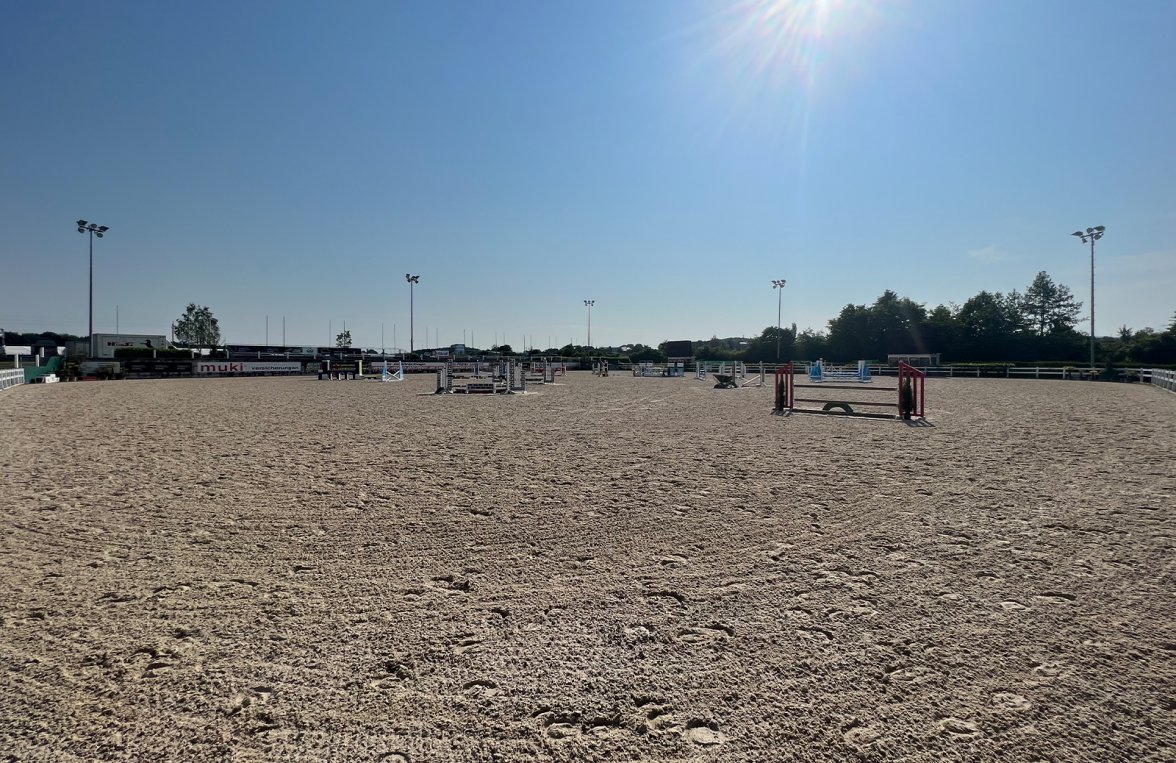 Property in 5112 Salzburg- Lamprechtshausen: INTERNATIONALLY RENOWNED TOURNAMENT FACILITY NORTH OF SALZBURG - picture 10