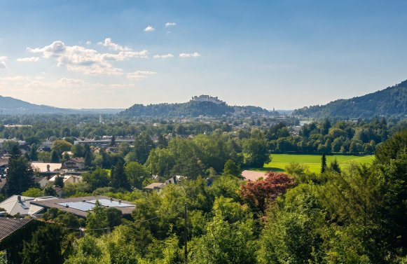 Immobilie in 5061 Salzburg - Elsbethen - Aigen: Festungsblick! Grundstück in exklusiver Ruhelage mit bewilligter Planung