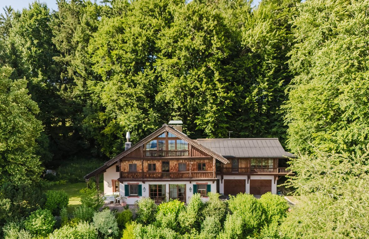 Immobilie in 5163 Salzburg - zwischen Obertrum und Mattsee: Stilvolles Bauernhaus mit Panoramablick über das Salzburger Alpenvorland - bild 1