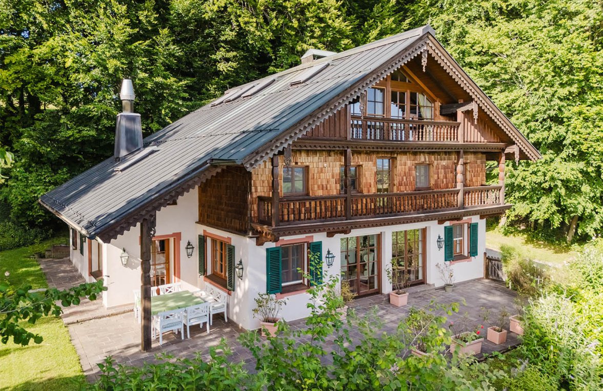 Immobilie in 5163 Salzburg - zwischen Obertrum und Mattsee: Stilvolles Bauernhaus mit Panoramablick über das Salzburger Alpenvorland - bild 2
