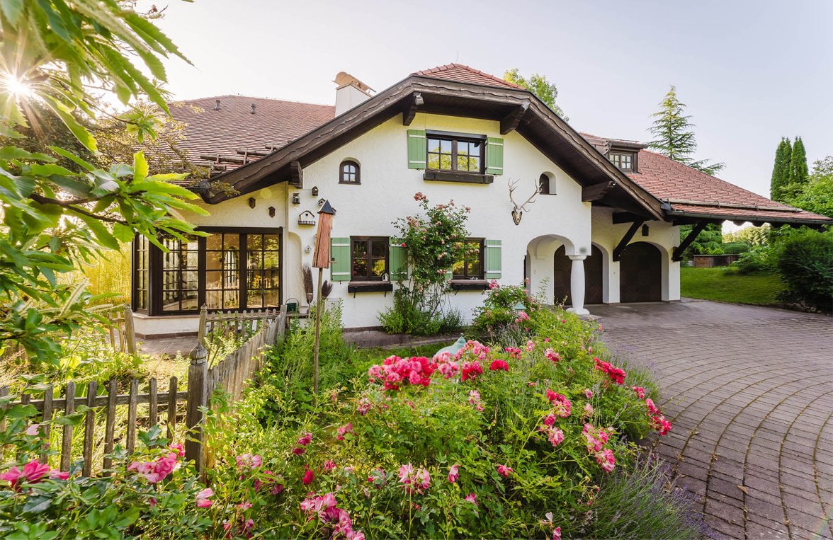 Immobilie in 5163 Salzburg - Mattsee: Sonnenlage über dem Mattsee - Landhaus mit unverbaubarem Seeblick - bild 3