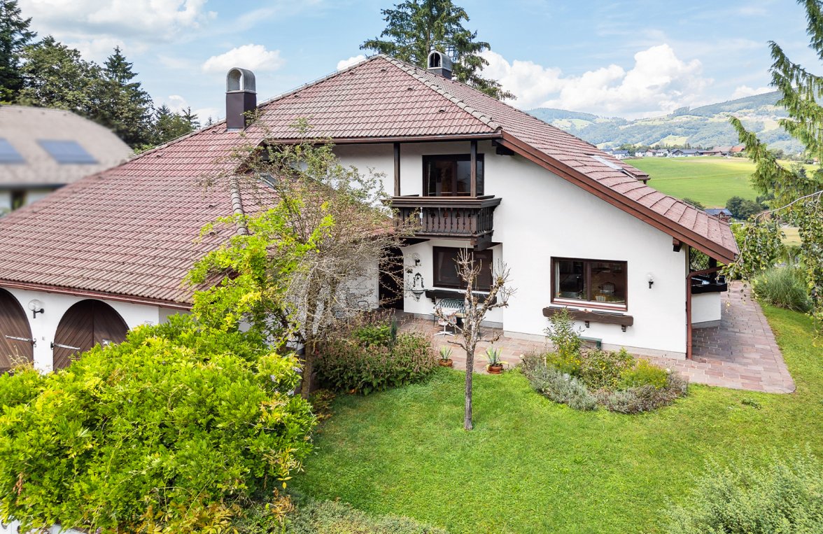 Immobilie in 5310 Salzkammergut - Mondsee: LANDHAUSVILLA MIT SEEBLICK! Wohnen mit Aussicht am Höribachhof - bild 1