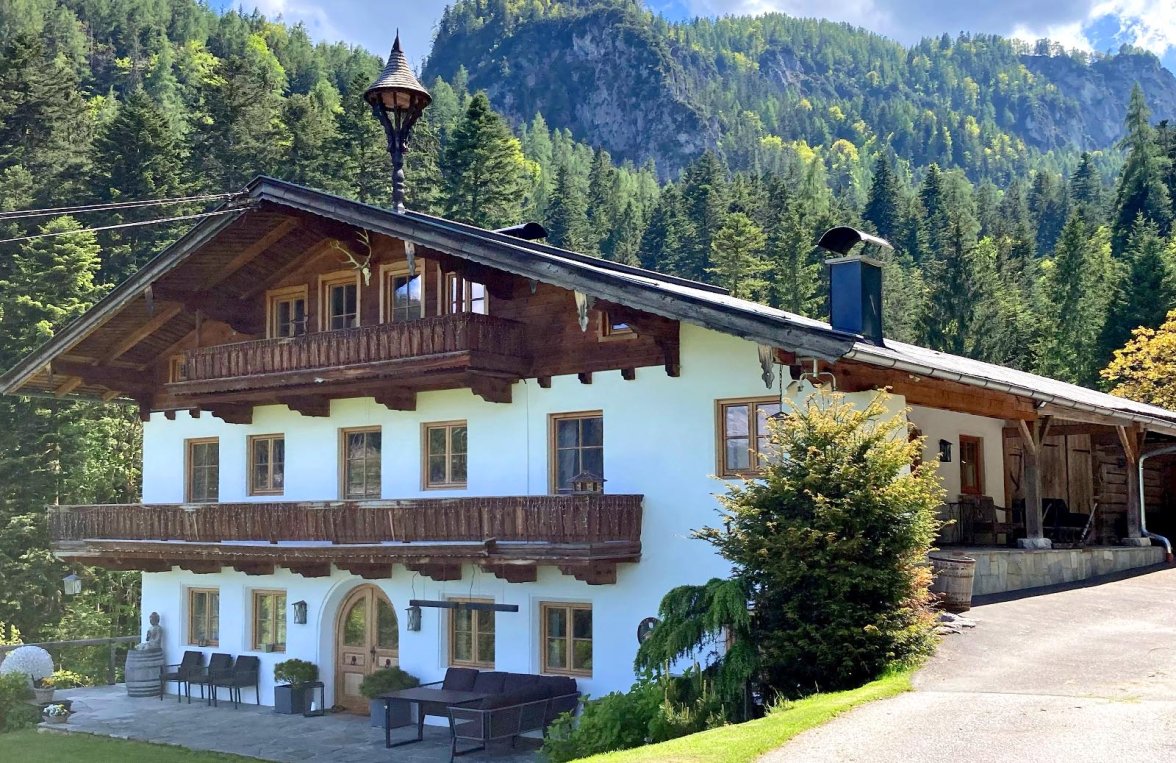 Property in 5091 Salzburg - Unkenberg: A real gem in a unique location! Farmhouse at 900 meters above sea level - picture 9