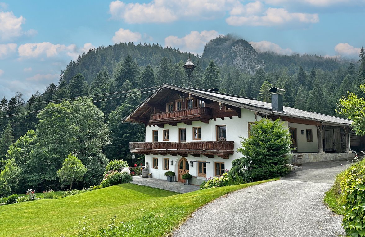 Immobilie in 5091 Salzburg - Unkenberg: Ein Juwel in einzigartiger Lage! Bauernhaus auf 900 m Seehöhe - bild 1