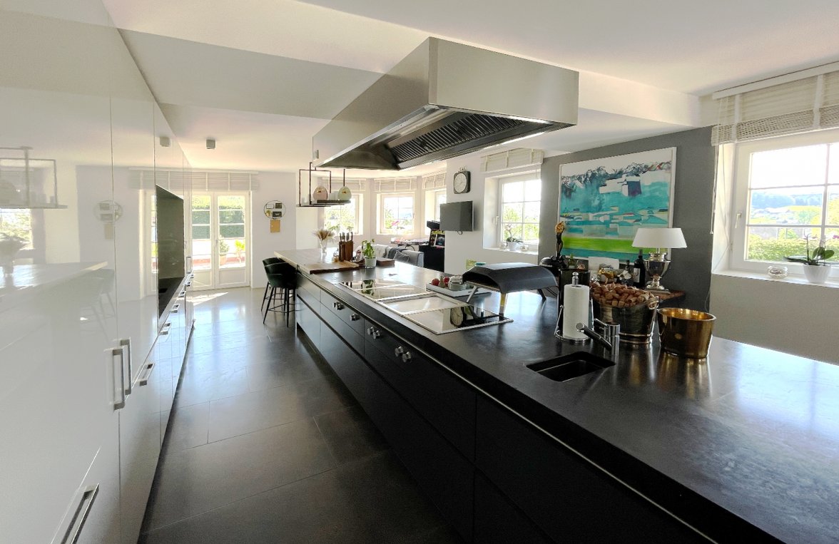 Property in 5020 Salzburg - Salzburg Stadt: Paradise for automobile enthusiasts ... A property in a class of its own! - picture 2