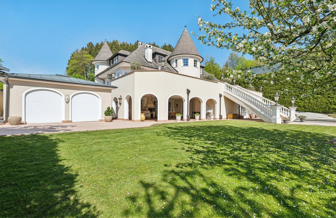 Property in 5020 Salzburg - Salzburg Stadt: Paradise for automobile enthusiasts ... A property in a class of its own! - picture 7