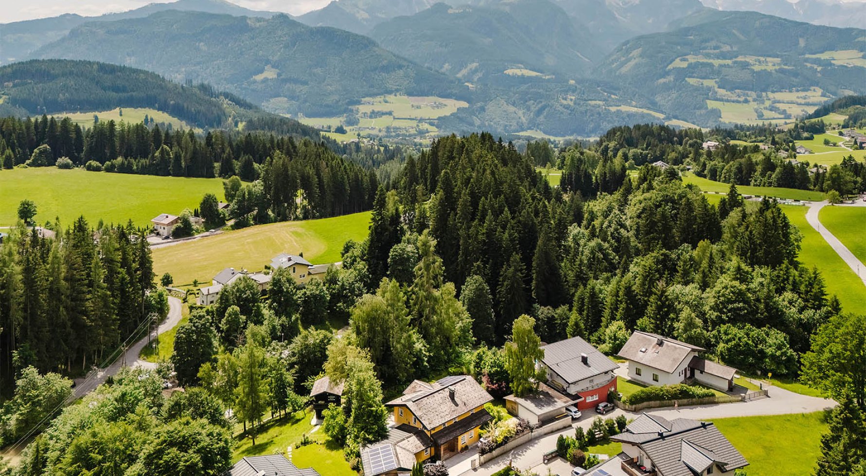 Immobilie in 5453 Salzburg - Pongau - Werfenweng: Zuhause in den Bergen! Familienidyll mit Naturschwimmteich und Bergblick - bild 1