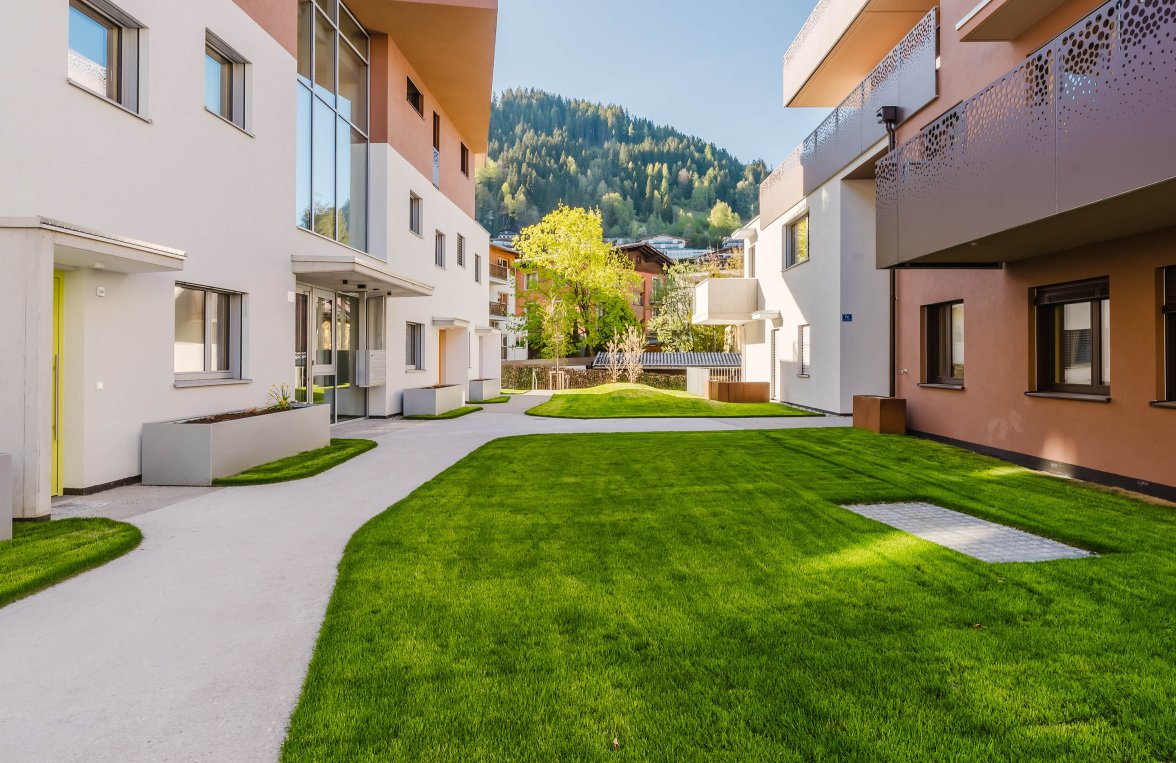 Immobilie in 5700 Salzburg - Pinzgau - Zell am See: Lichtdurchflutetes Wohnen mit Balkon und Loggia – Ihr Rückzugsort in Zell am See - bild 2