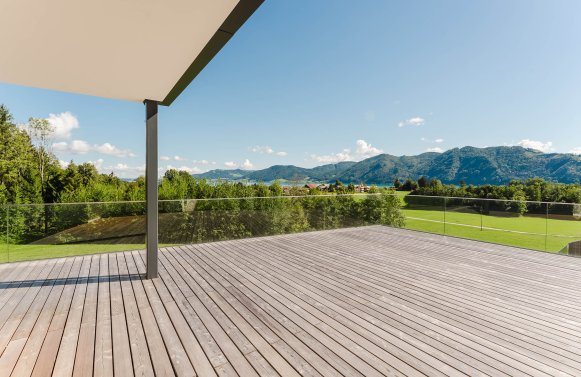 Immobilie in 4865 Salzkammergut - Attersee - Parschallen am Attersee: Seeglanz & Sonnenstrahlen! Wohn(t)raum am türkisblauen Attersee