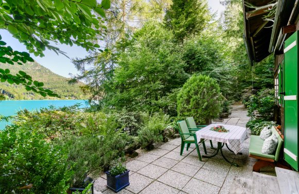 Immobilie in 5330 Salzkammergut - Fuschl am See: Ihr Rückzugsort am Fuschlsee! Kleinod mit direktem Seezugang