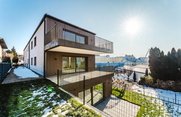 Immobilie in 4810 Salzkammergut - Traunsee - Gmunden: Freiraum! 3-Zimmer Wohnung mit Garten und großzügiger Terrasse in Gmunden