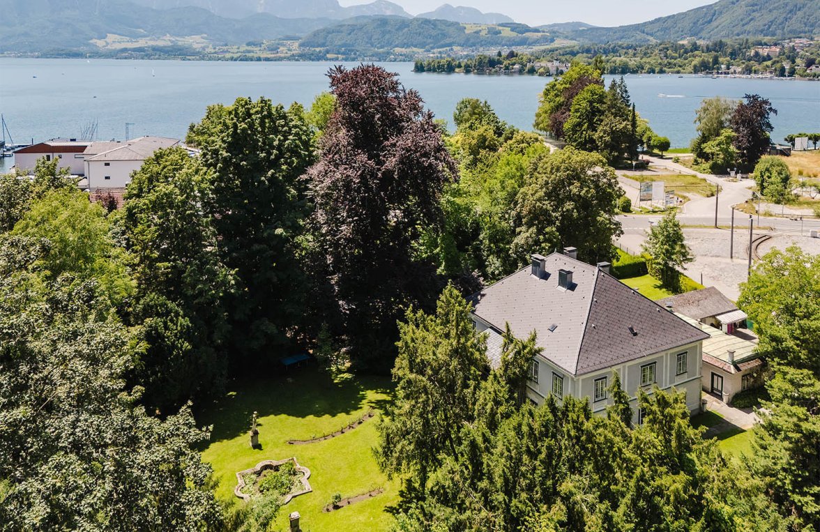 Property in 4810 Salzkammergut - Traunsee - Gmunden: A GEM IN GMUND ON LAKE TRAUNSEE! Refuge with second home potential near the lake - picture 1