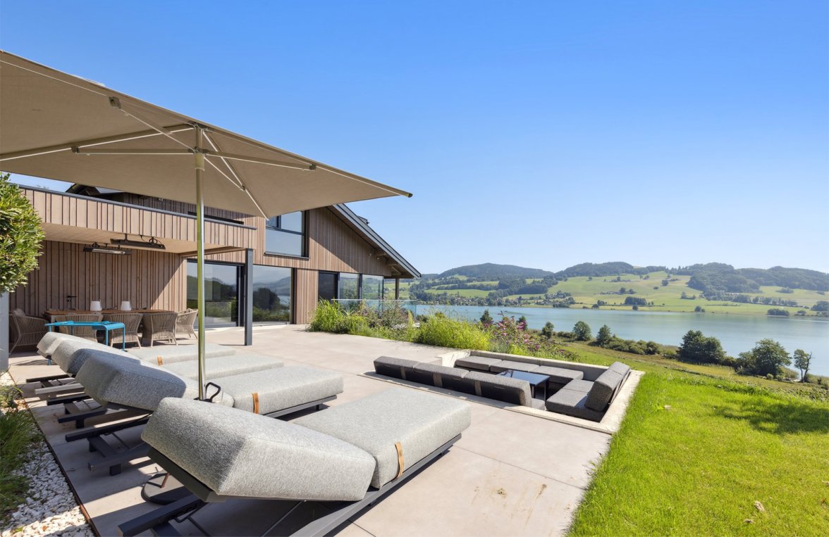Immobilie in 4894 Oberösterreich - Salzkammergut - Irrsee: Seelagen-Idylle mit Flair! Exklusive Villa mit Seepanorama am schönen Irrsee - bild 2