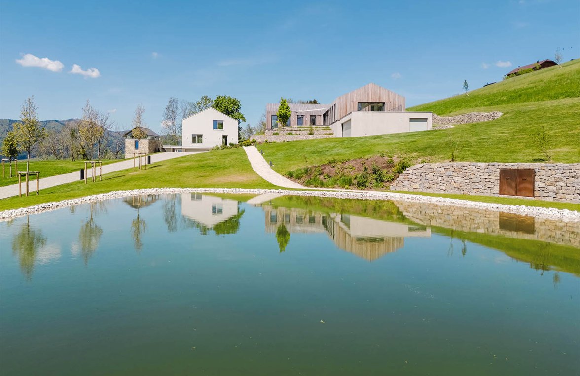Property in 5310 Salzkammergut - Mondsee: THE DREAM OF THE LAKE! Sophisticated residence on the Mondseeberg  - picture 2