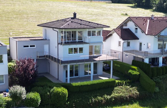 Immobilie in 5310 Salzkammergut - Mondsee: Familienglück mit Panoramablick! Architektenhaus in Mondseer Bestlage