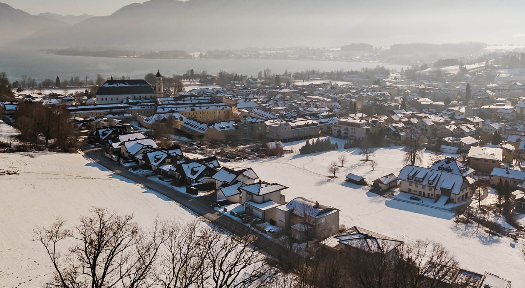Property in 5310 Salzkammergut - Mondsee: Family happiness with panoramic views! Architect's house in Mondsee prime location - picture 1