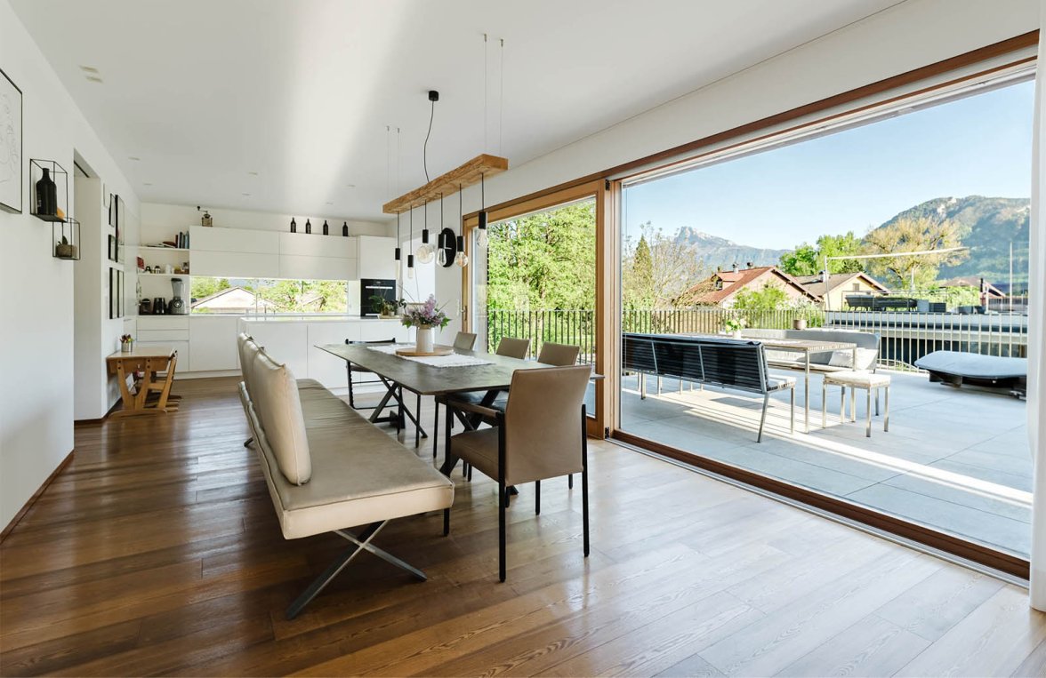 Immobilie in 5310 Salzkammergut - St. Lorenz am Mondsee: Architektur im Einklang – Stilvolles Familienleben zwischen See und Berg - bild 2