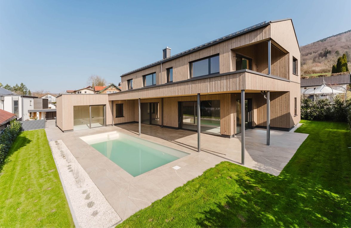 Immobilie in 5310 Salzkammergut - Mondsee: Stimmige Balance mit Mondseeblick! Design, Technologie und Wohlgefühl - bild 1