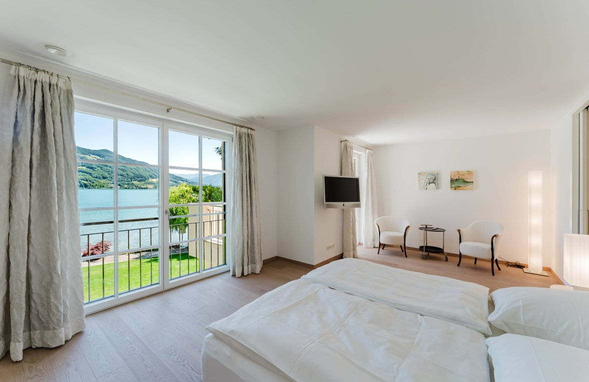 Immobilie in 5310 Salzkammergut - Mondsee: Seevilla in erster Seereihe! Wohnen auf höchstem Niveau mit privatem Seezugang - bild 11